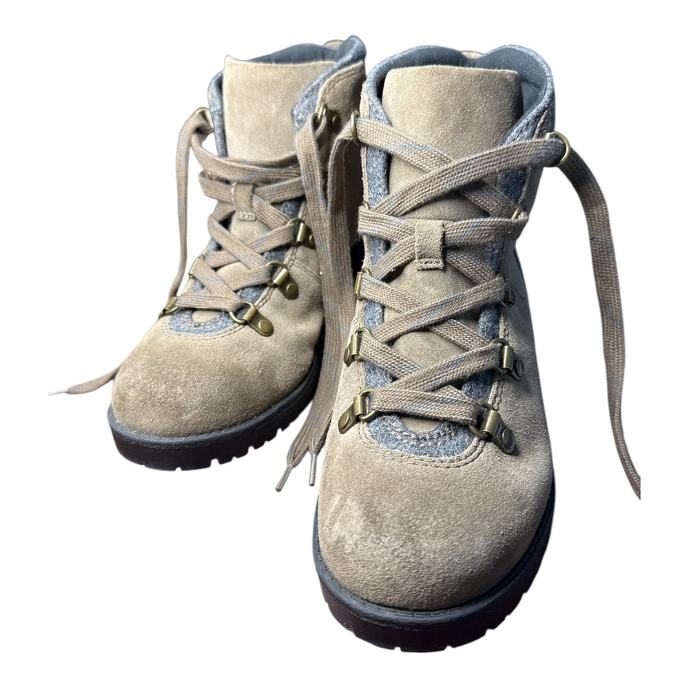 Clarks Faralyn Taupe Suede Hiking Boots Lace Up Ankle Boots Womens Sz 7.5 NEW
